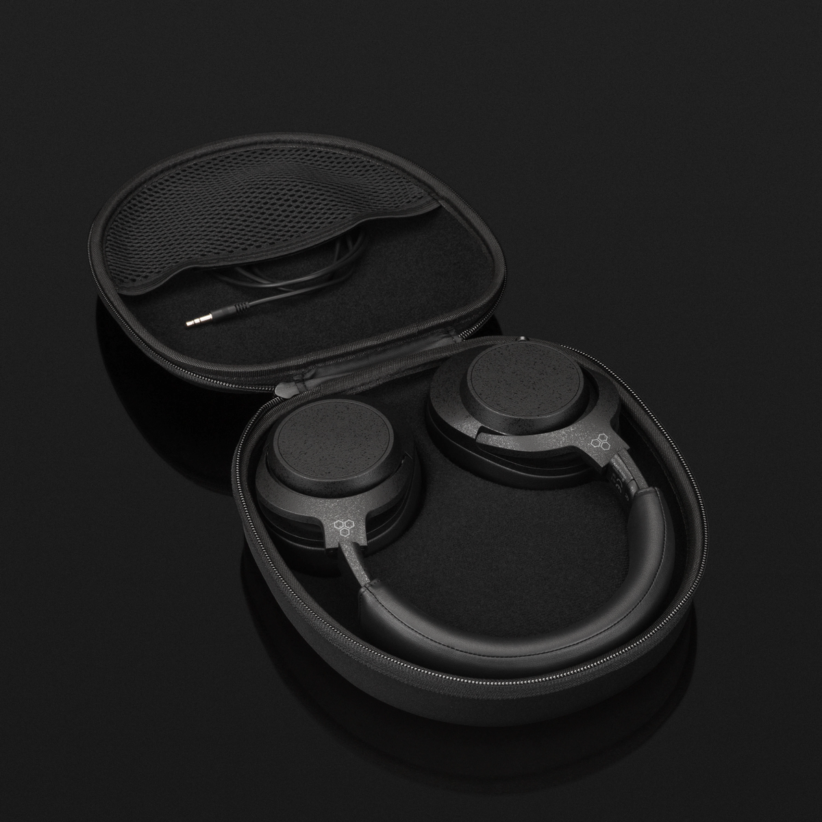 Final Audio UX5000 Closed-Back Headphones | Audio46