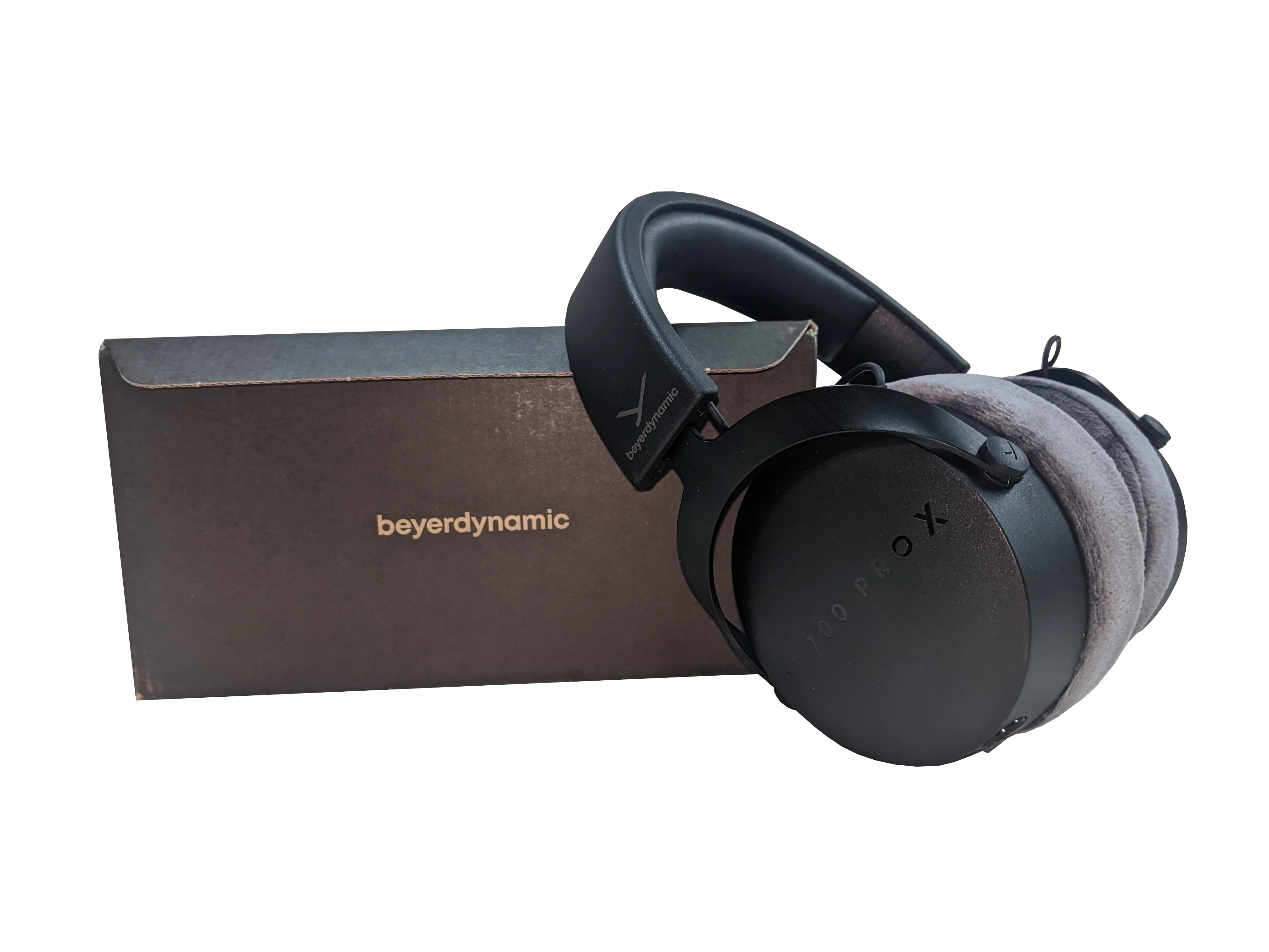 Beyerdynamic DT 700 Pro X Review