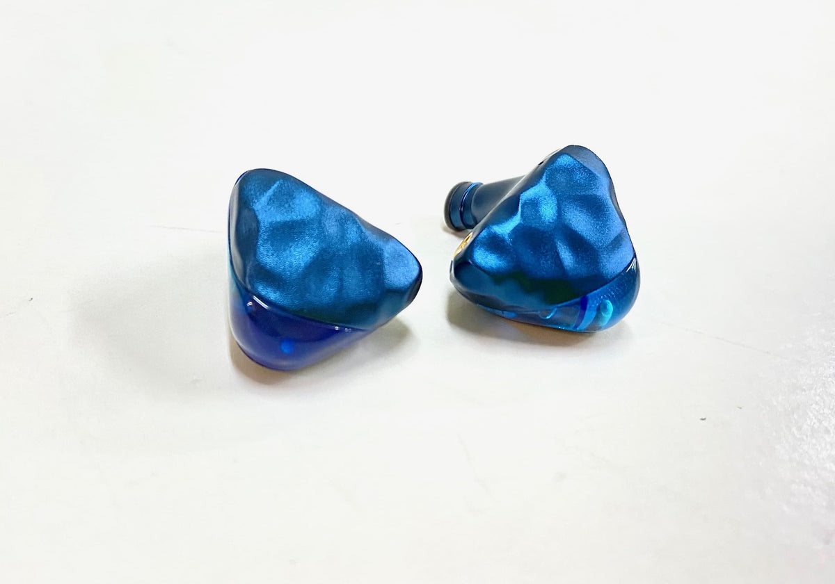 Ikko_OH1s_Gems_Hybrid_IEM_-