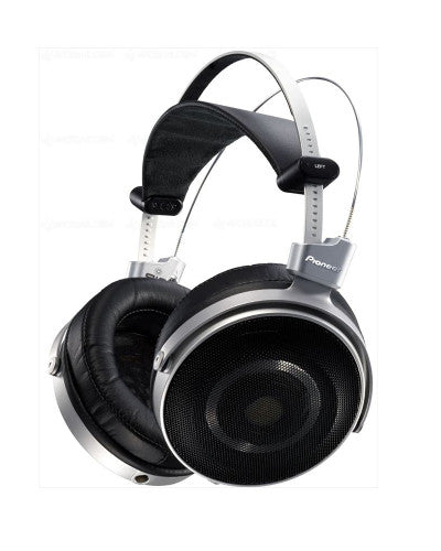 The Pioneer SE-Master 1 Commeth