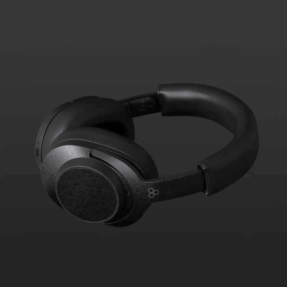Final Audio UX5000 Closed-Back Headphones | Audio46